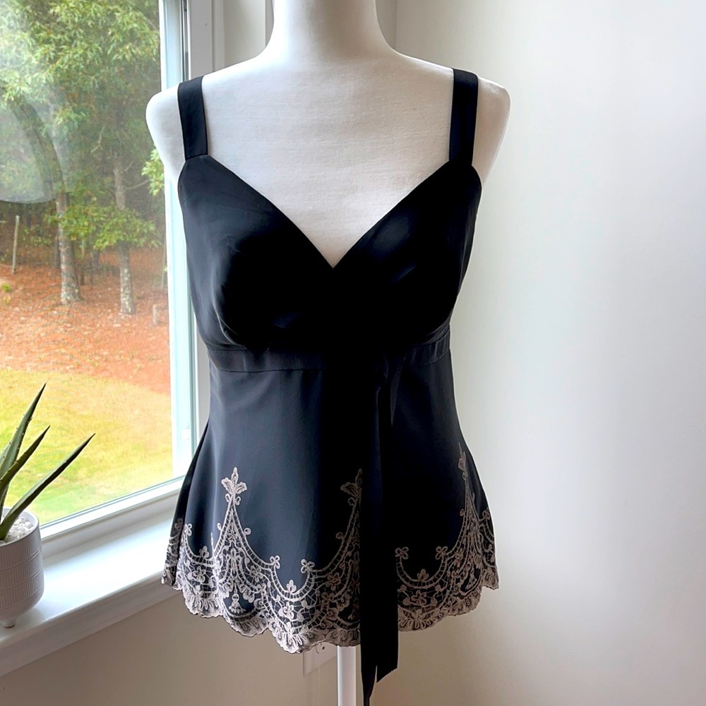Ann Taylor LOFT Black Scalloped Tank Top Size 6